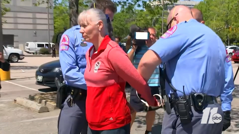 Coronavirus Nc 1 Arrested As Reopen Nc Protesters Violate State S Stay At Home Order In Downtown Raleigh Abc11 Raleigh Durham