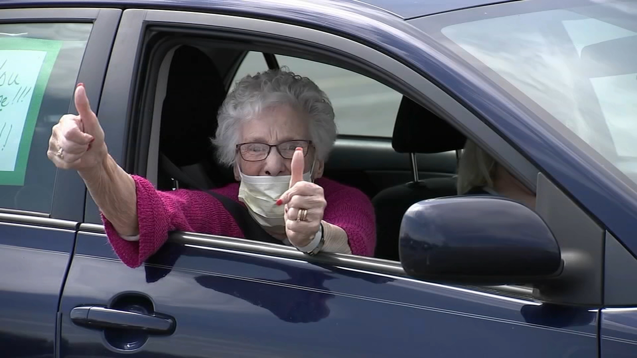 Heartwarming homecoming for dance teacher who beat coronavirus