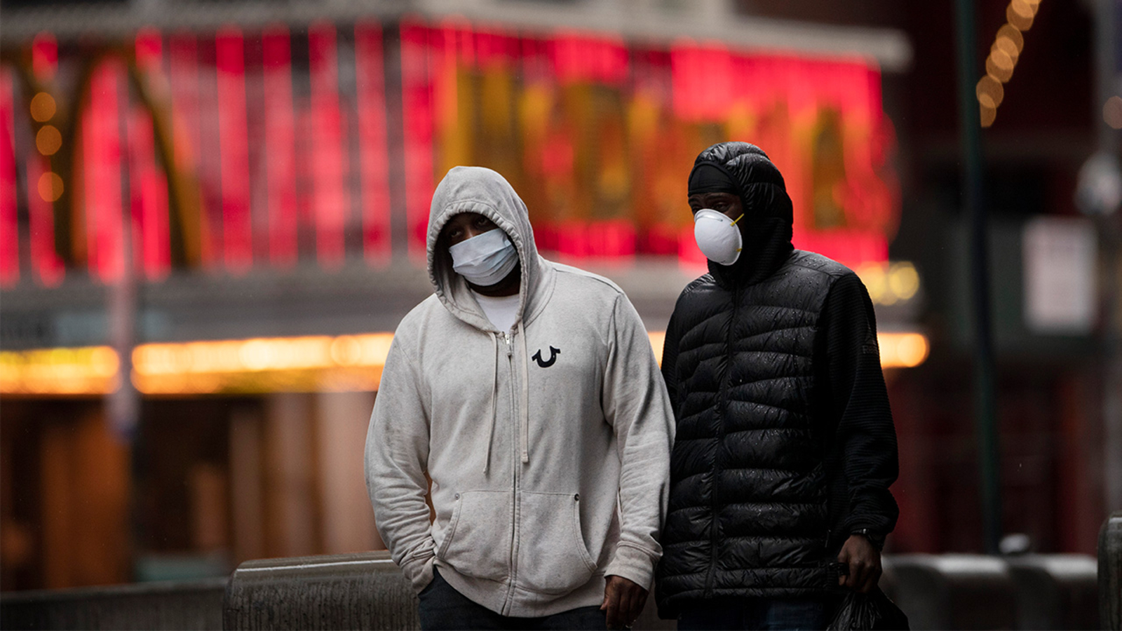 Cuomo New Yorkers Must Cover Faces If Can t Keep Social Distance 