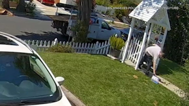 Porch pirate caught on camera stealing package in West Hollywood - ABC7 ...