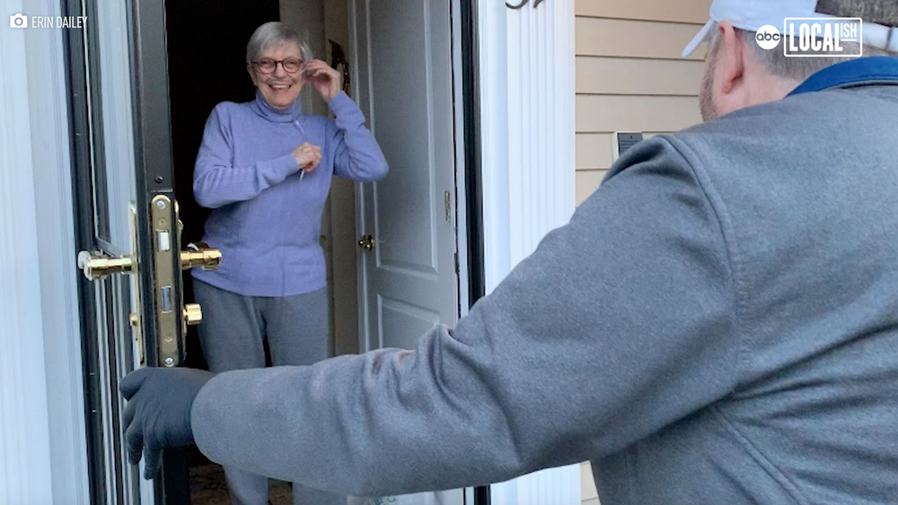 Newspaperman goes above and beyond to help elderly customers