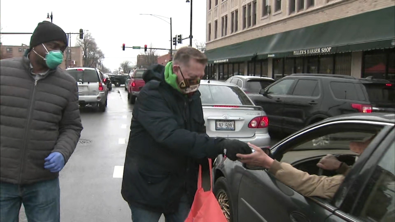 Coronavirus Chicago: Face mask giveaway aims to help hard-hit black community