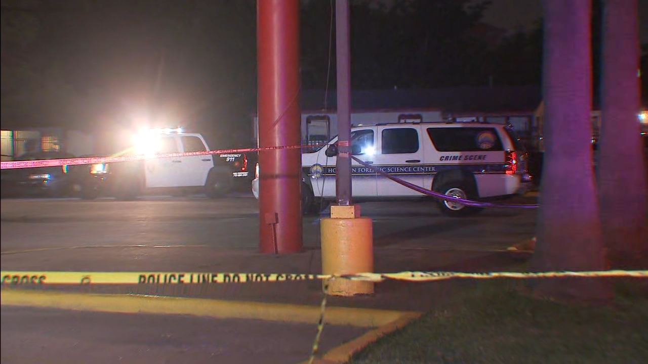 Police shoot and kill man in east Houston
