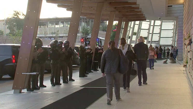 Coronavirus First Responders Honor Health Care Workers At Stanford Hospital In Palo Alto Abc7 San Francisco