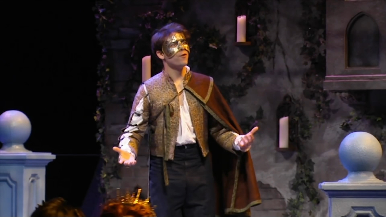 Chicago Shakespeare Theater's free educational program teaches students how to perform plays from home