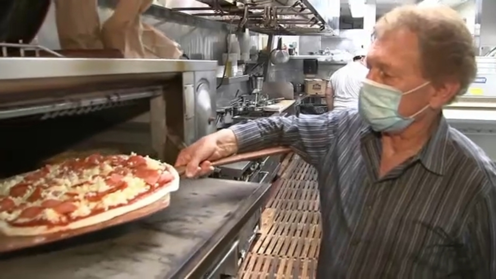 Los Feliz's Palermo eatery is a longtime LAPD supporter, now a retired  sergeant is trying to save the neighborhood staple amid COVID-19 - ABC7 Los  Angeles, image size:1600x900