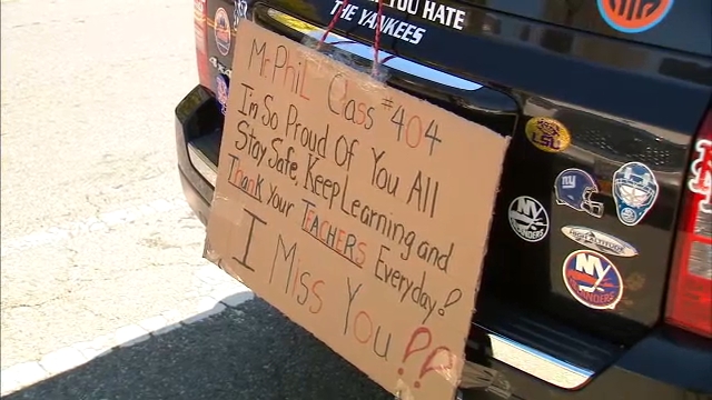 Brooklyn teachers create 'thank you' parade for students
