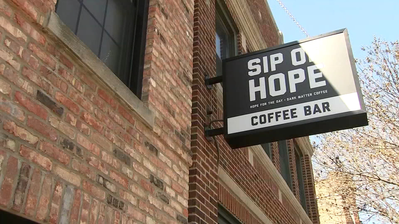 Mental health-focused coffee shop reopens to help Chicagoans in need during COVID-19 crisis
