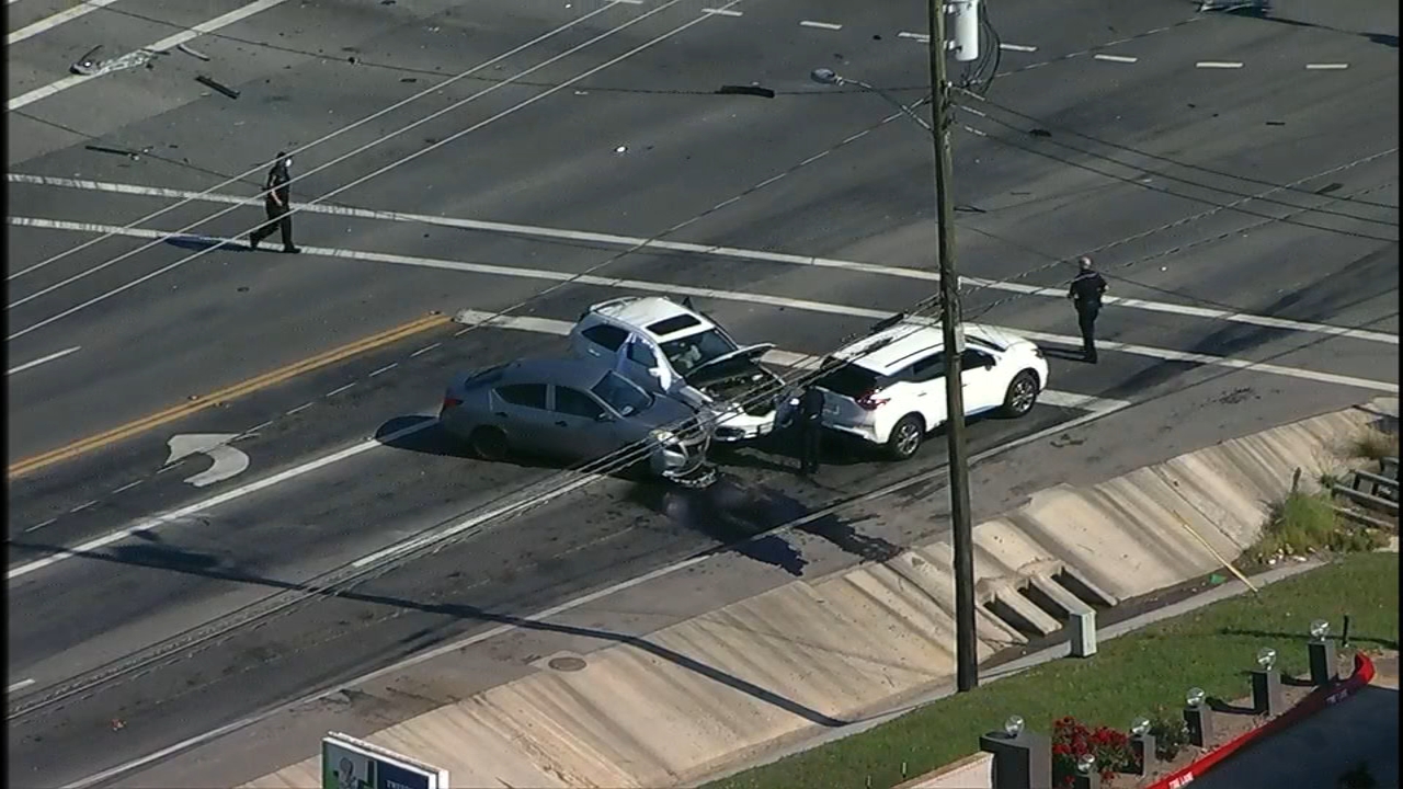 1 dead after multiple vehicles involved in crash near 288
