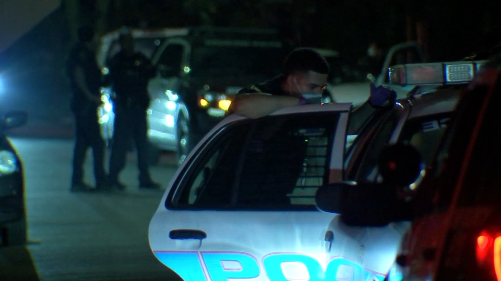 Man arrested after walking along street, firing shots in SE Houston ...