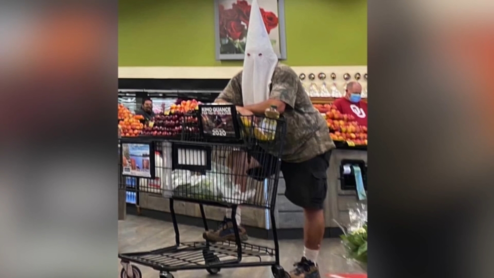 Man wears KKK hood in California grocery store