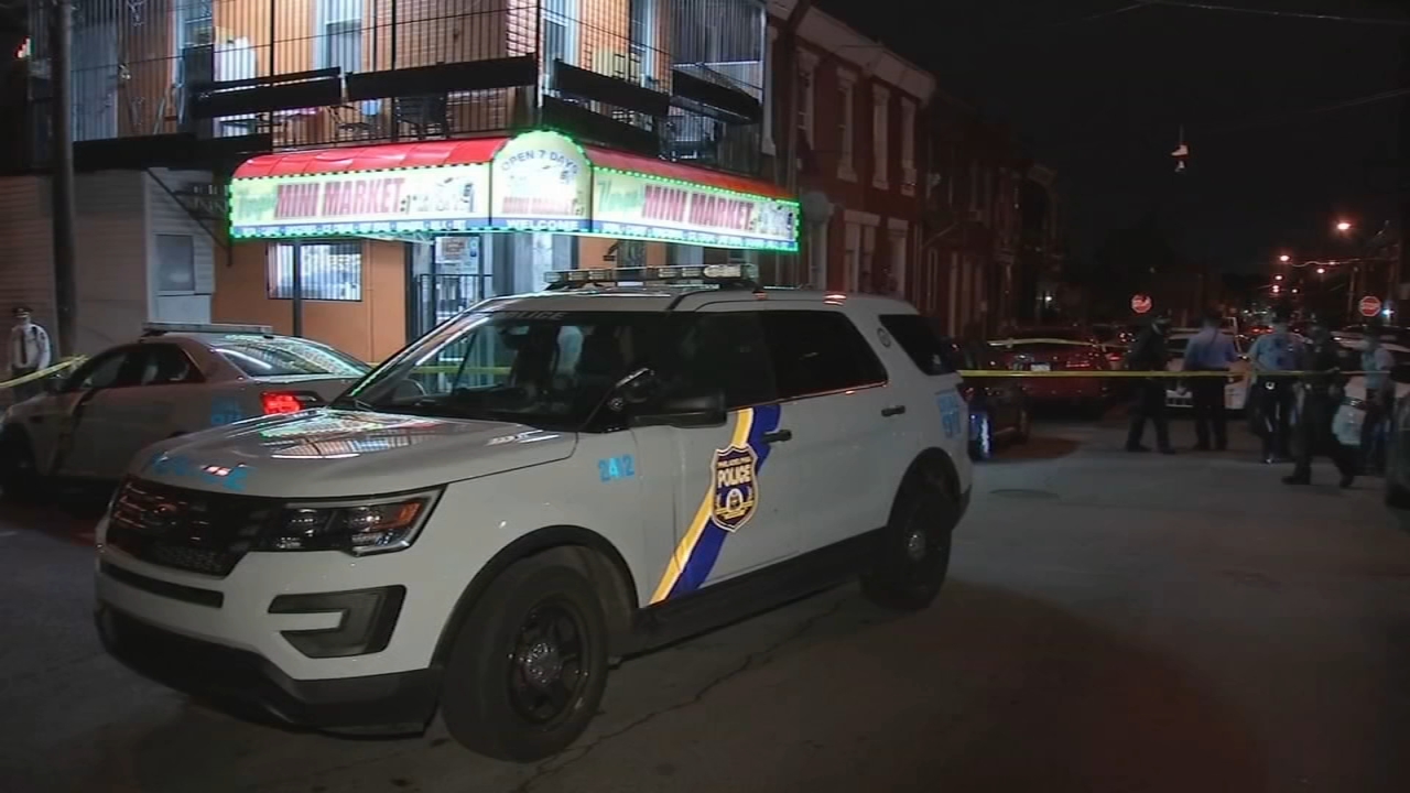 Clerk shot in head after argument inside West Kensington store, police say