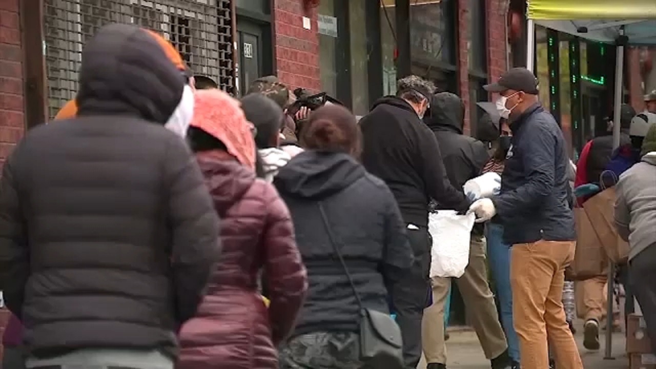 Queens food giveaway allows hundreds sense of security