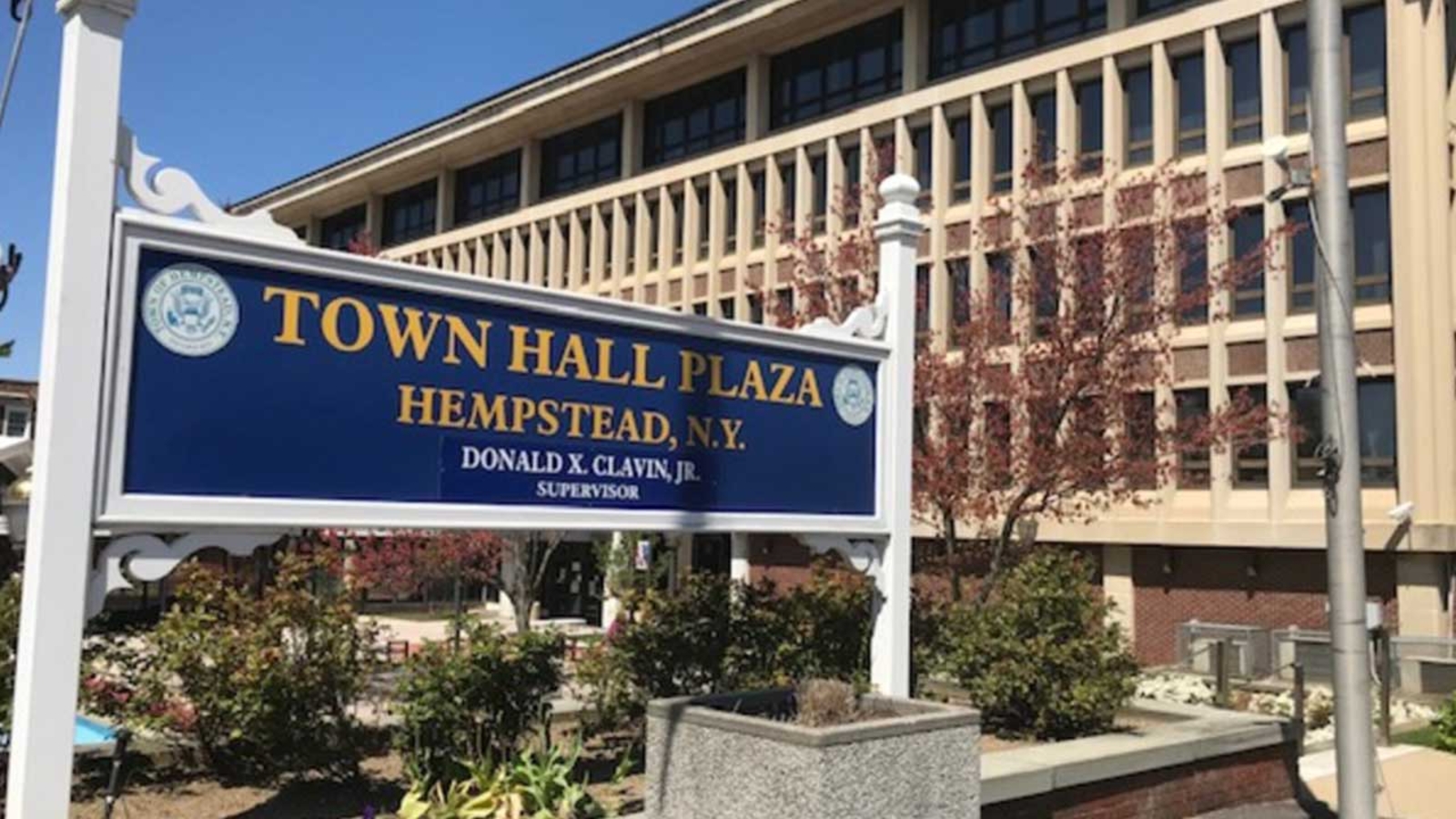 Coronavirus long island lawmakers urge town of hempstead to share