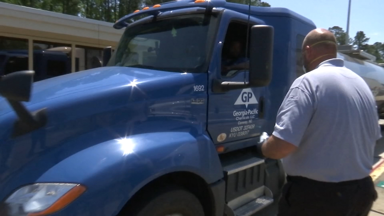 North Carolina state troopers salute truck drivers with box lunch as they keep economy rolling during pandemic 