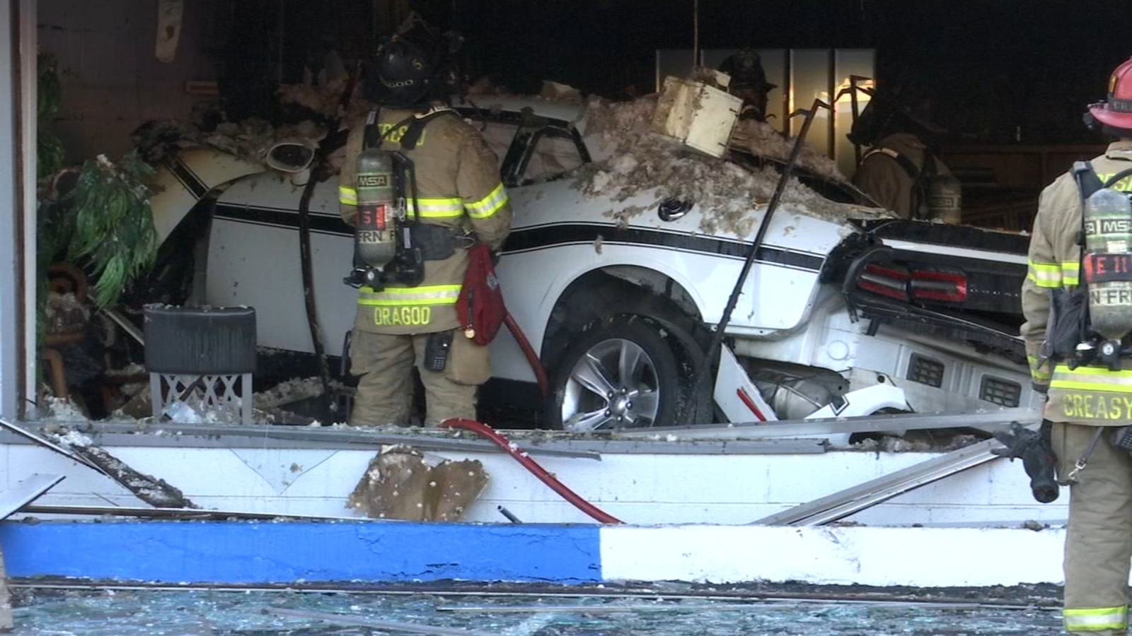 2 DUI drivers arrested after crash sparks fire in north Fresno building