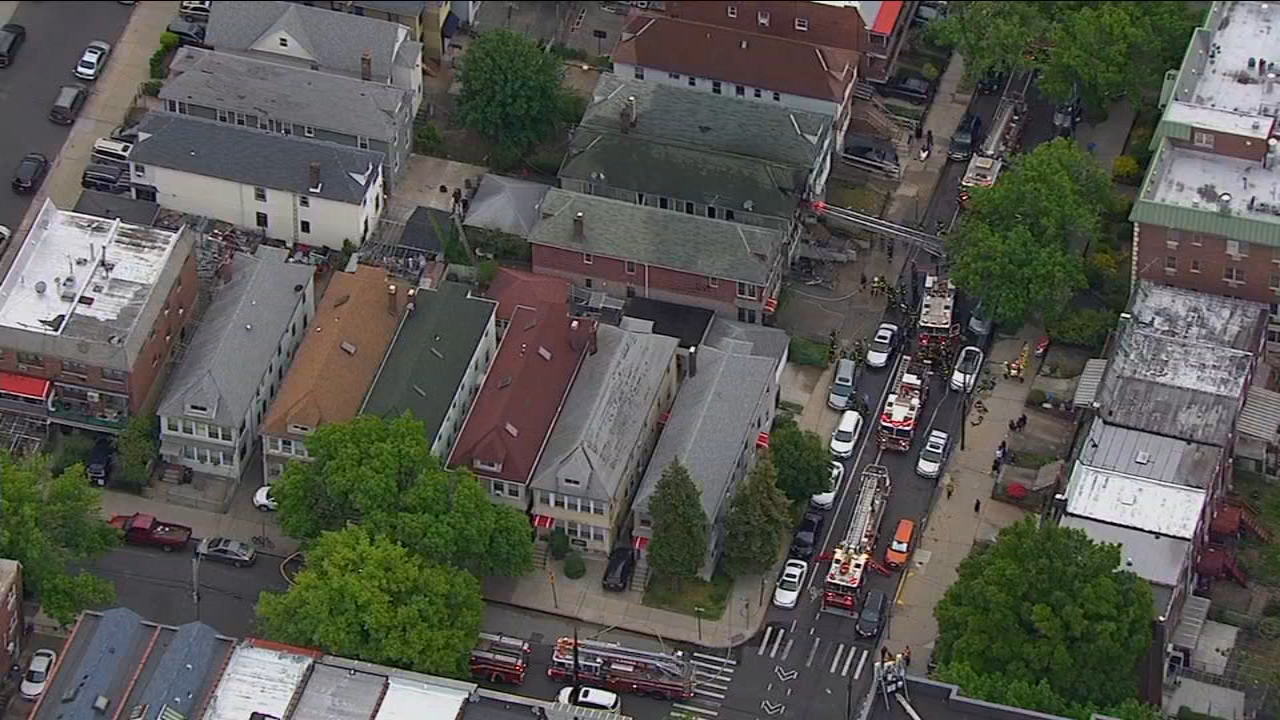 2 residents hurt, firefighters injured in Elmhurst fire
