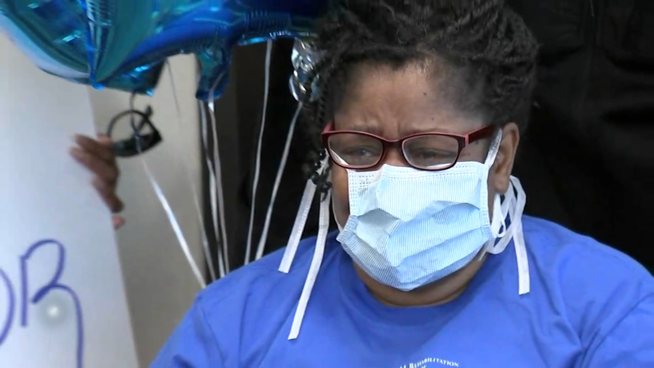 Woman goes home after spending 70 days recovering from COVID-19