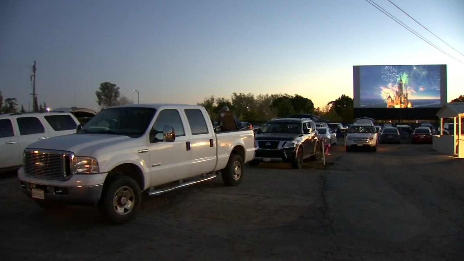 Madera Drivein Theater reopens with new social distancing measures