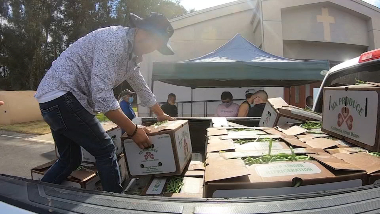 Fresno buys produce from 30 farmers, donates it to nonprofits ABC30
