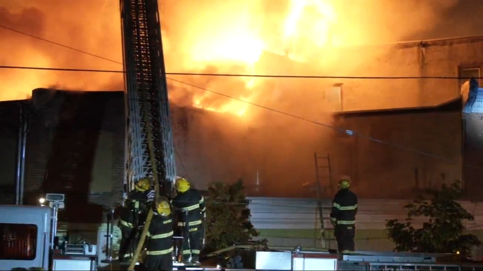 Three Alarm Fire Rips Through Rent A Center In Kensington Section Of Philadelphia Surrounding Buildings Collapse 6abc Philadelphia