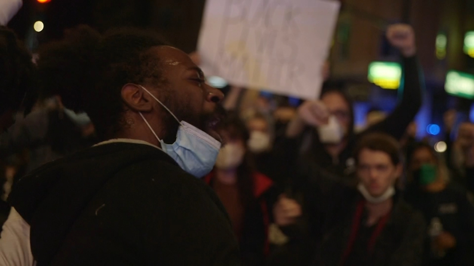 Chicago protests: Peaceful Black Lives Matter march in Logan Square ...