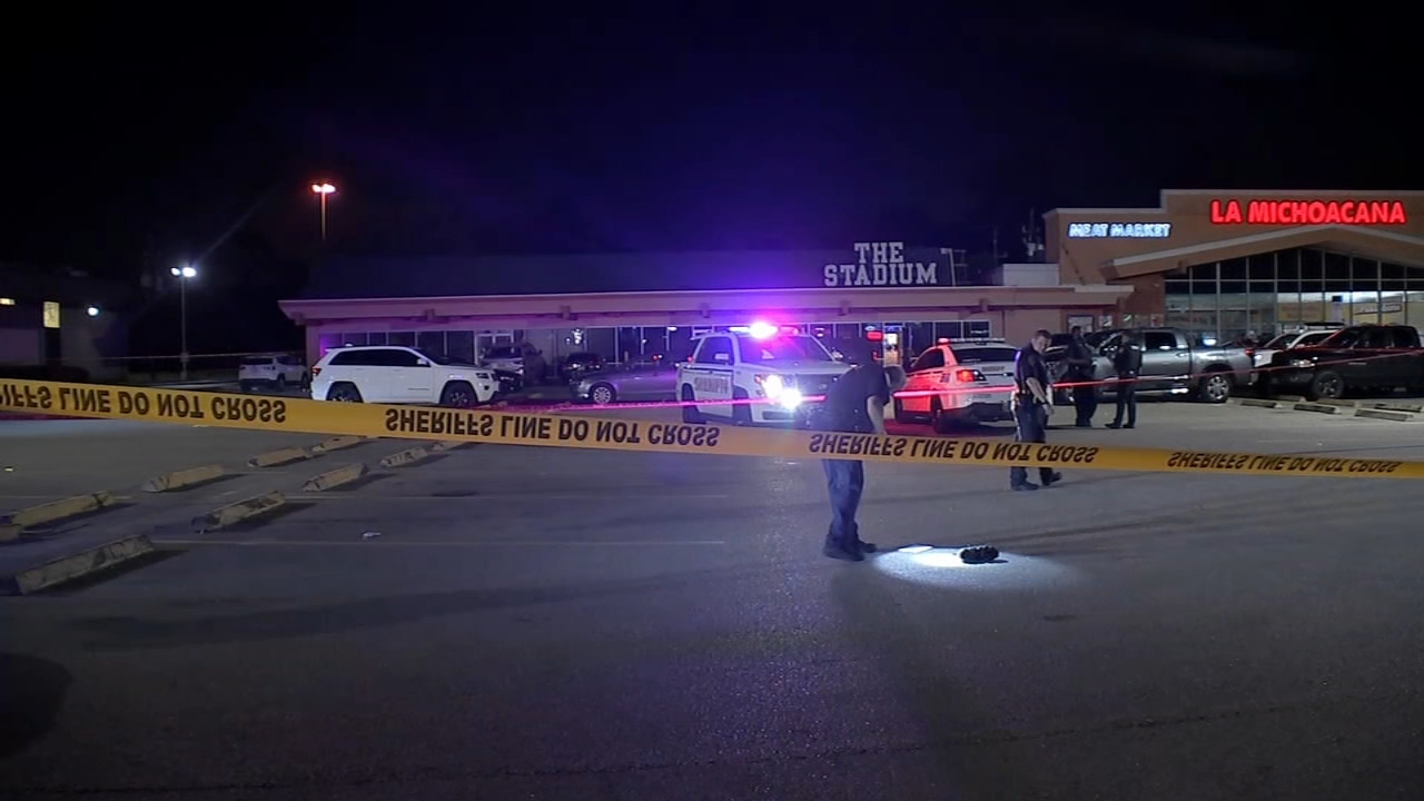 1 killed, multiple injured in shootout at Spring bar 