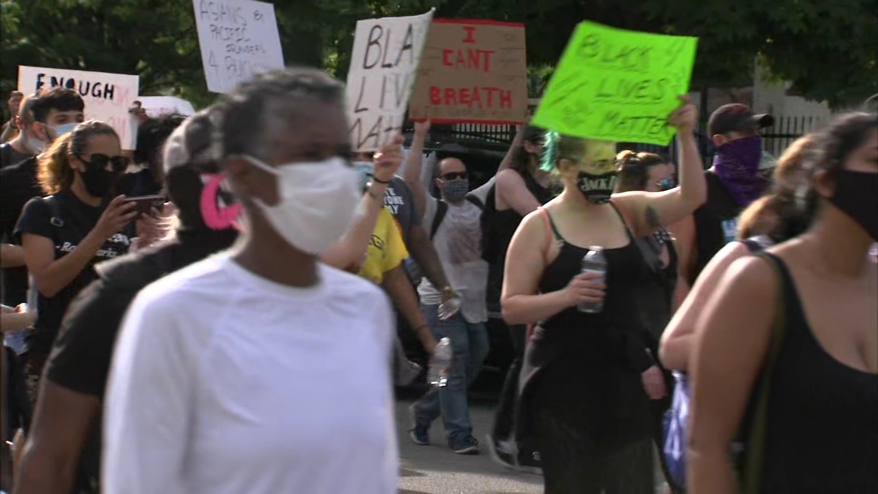 Hundreds march against police brutality for 2nd night on South Side