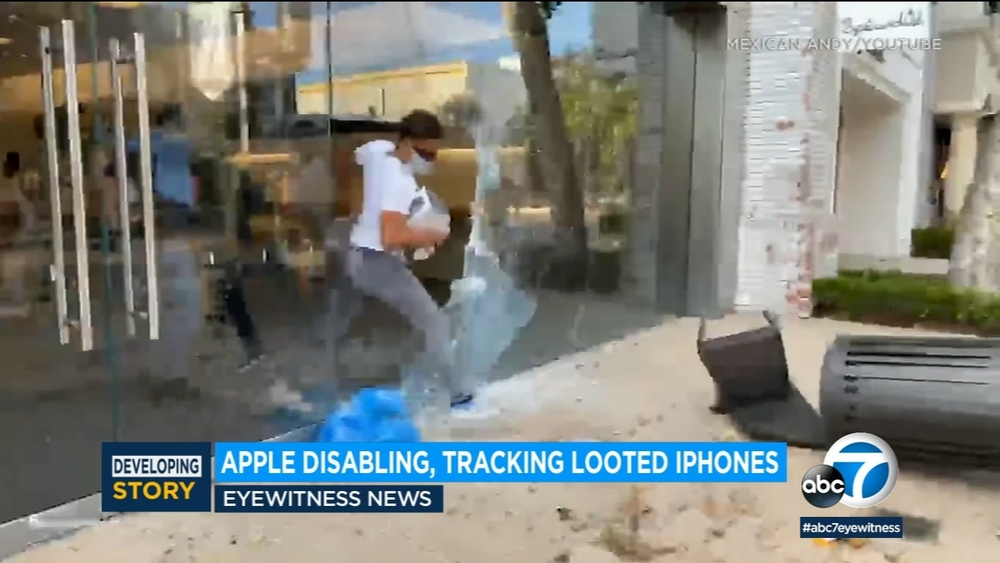 Apple is tracking iPhones stolen from its stores