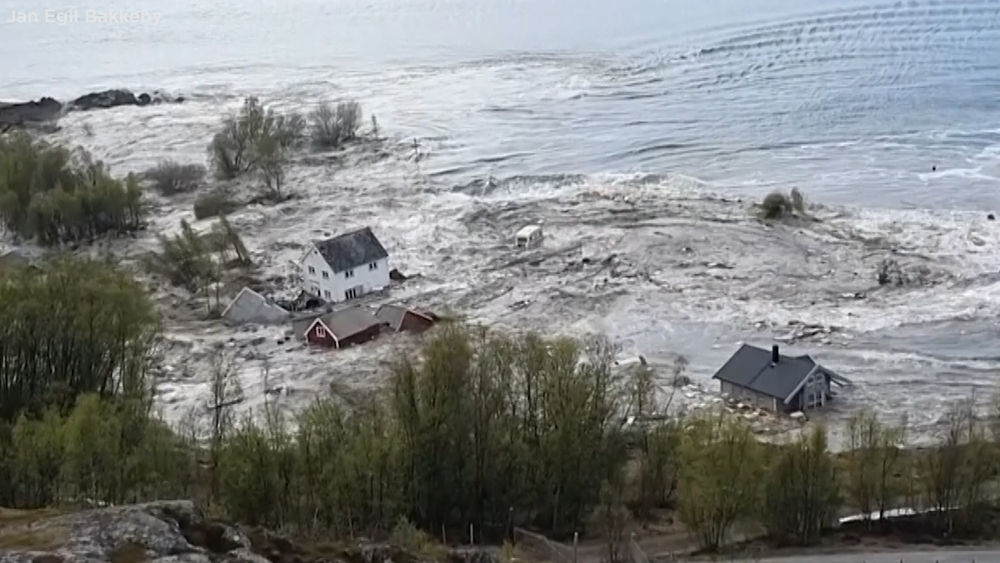 Landslide in Norway sweeps 8 homes into the sea