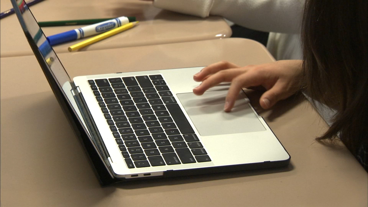 Illinois summer school reopening: Gov. Pritzker order allows schools to partially reopen for in-person instruction