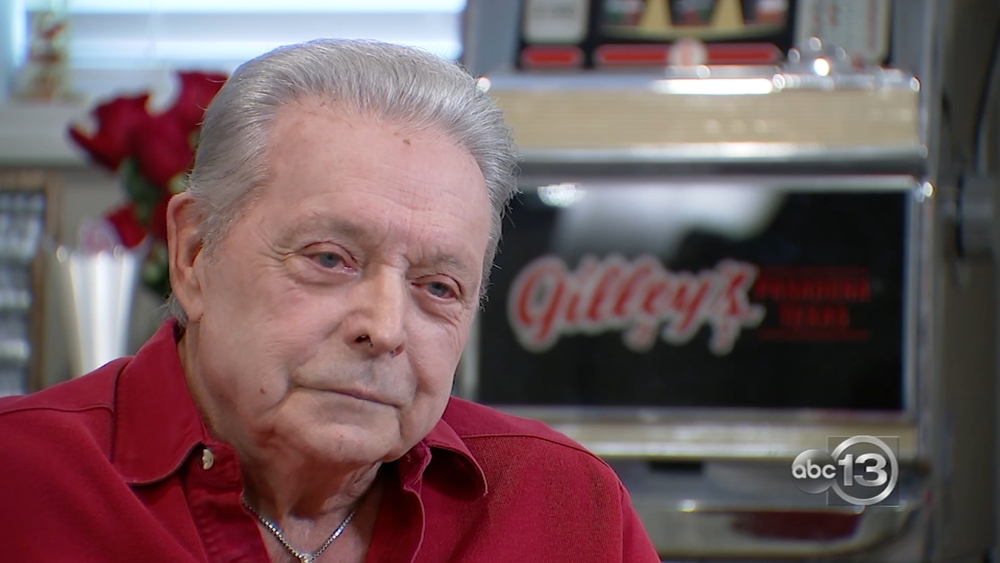 Dave Ward interviews country legend Mickey Gilley