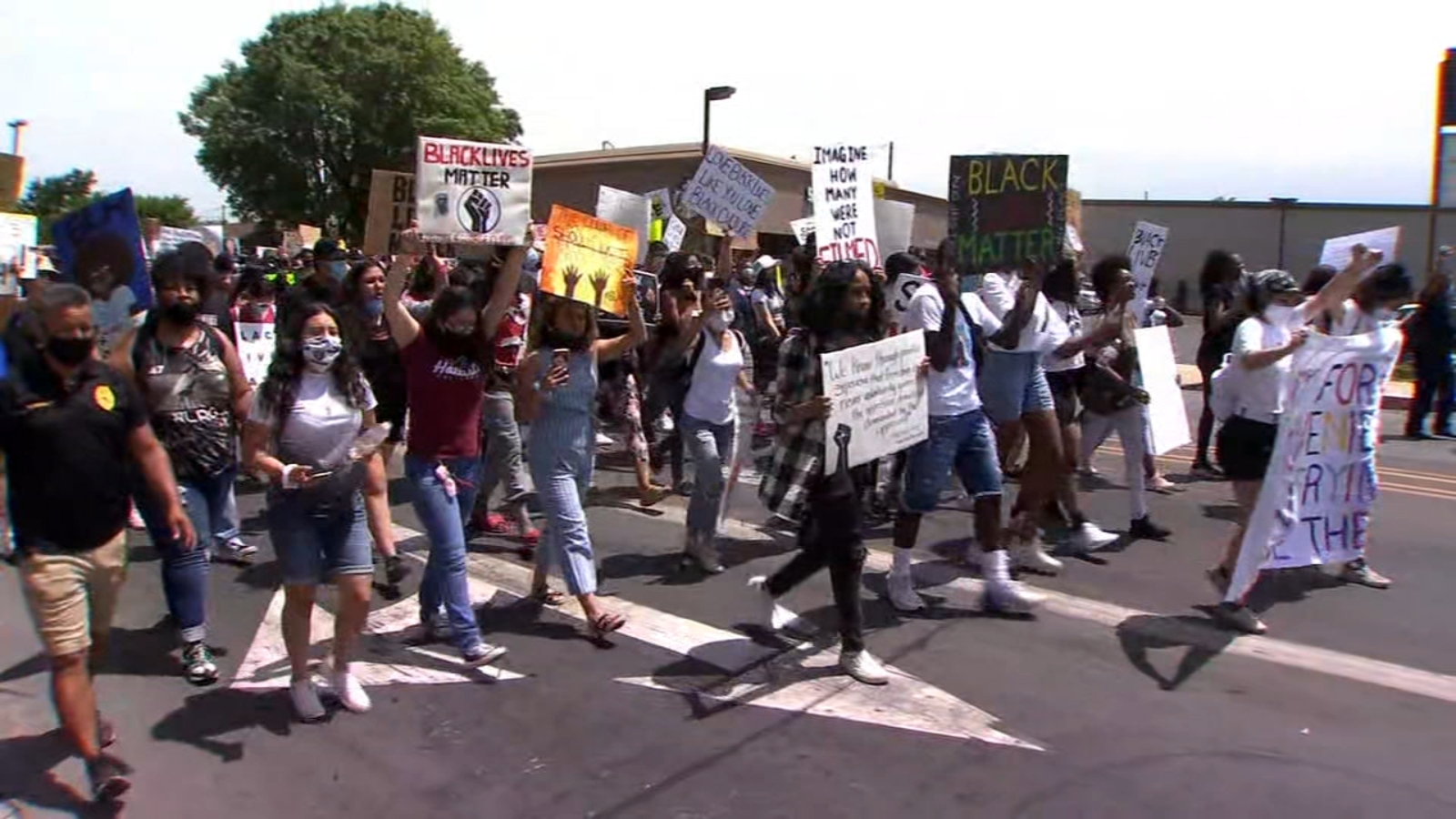 Madera Schoolkids Community Leaders March To Protest Against Police Brutality Abc30 Fresno