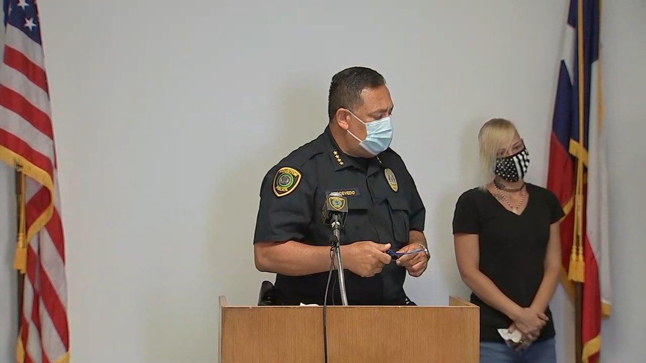 Chief Art Acevedo hugs Jessica Chavez widow of man, killed by police