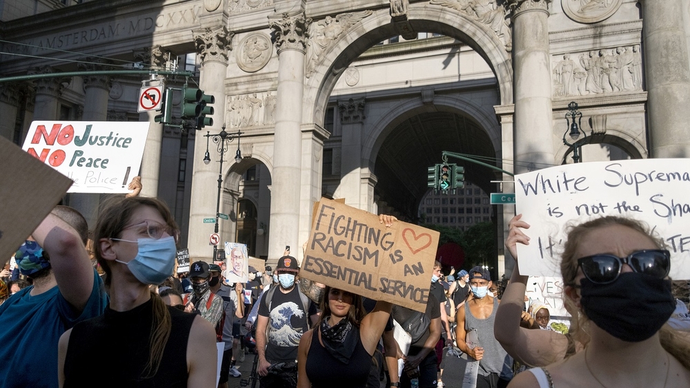 Large, peaceful protests roll across Manhattan, Brooklyn
