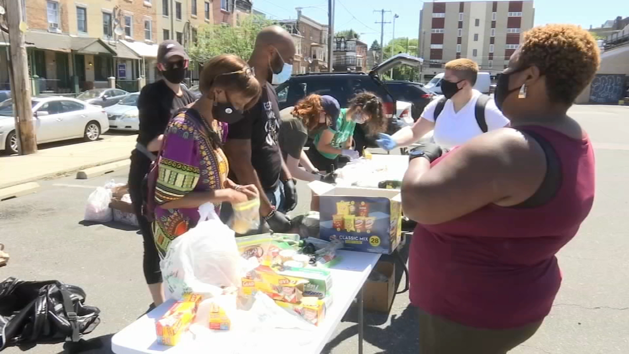 Philadelphia volunteers provide free food after looting forces closures