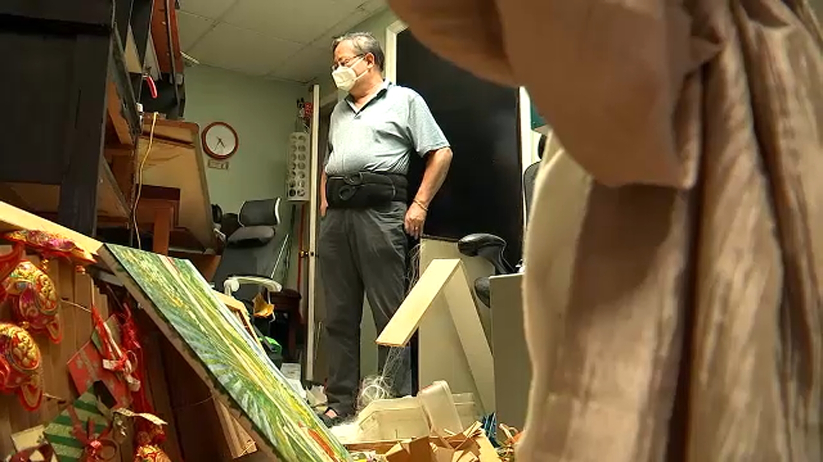 Fordham GoldCashInc and Kings Jewelry pawn shop owners violently beaten