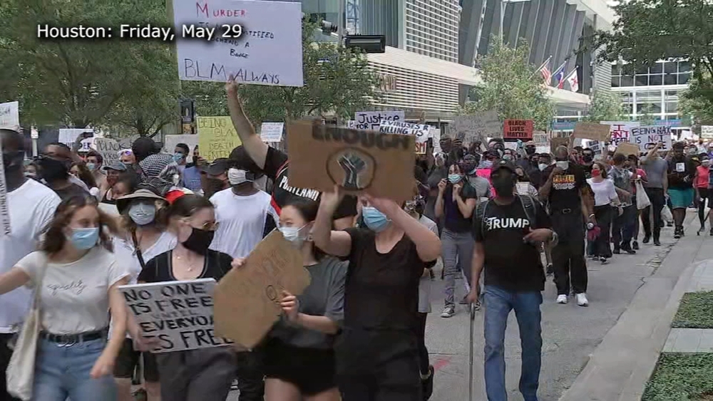 Attorneys want the D.A. to pay to expunge protesters' records