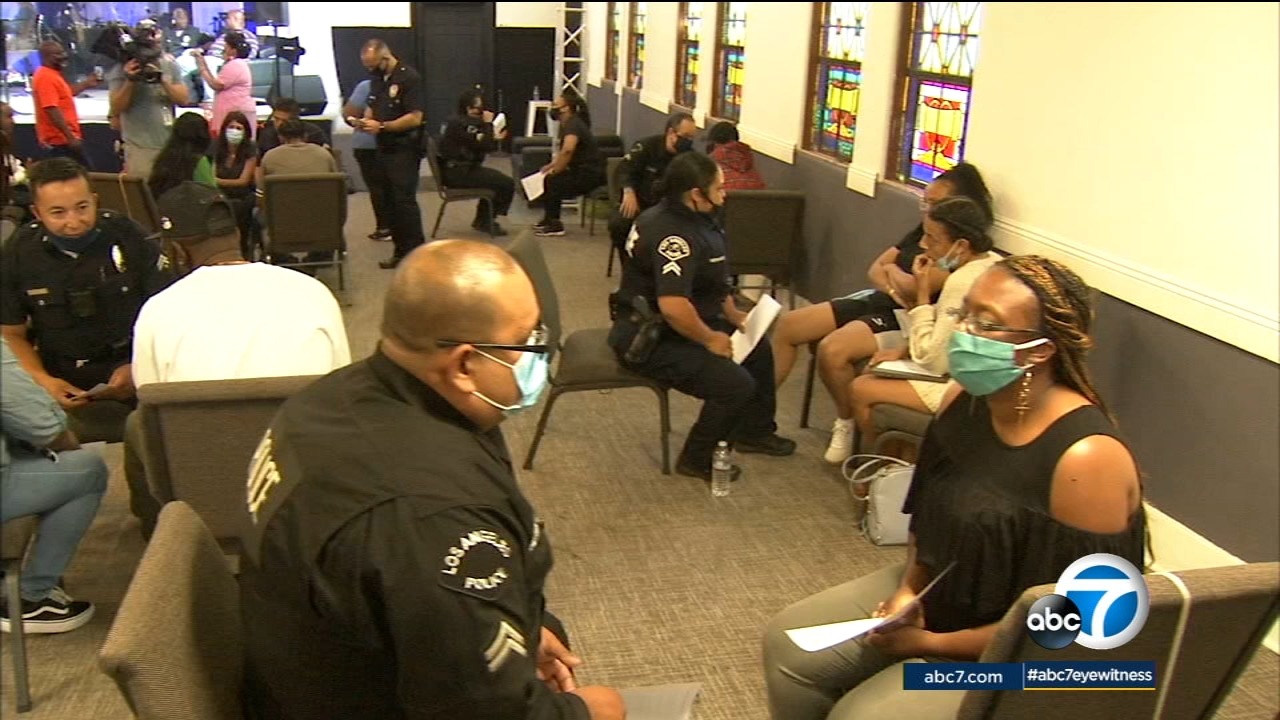South LA pastor hosts forum to foster candid conversation with LAPD