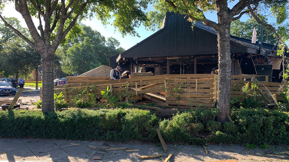 Bar explodes on Houston's south side