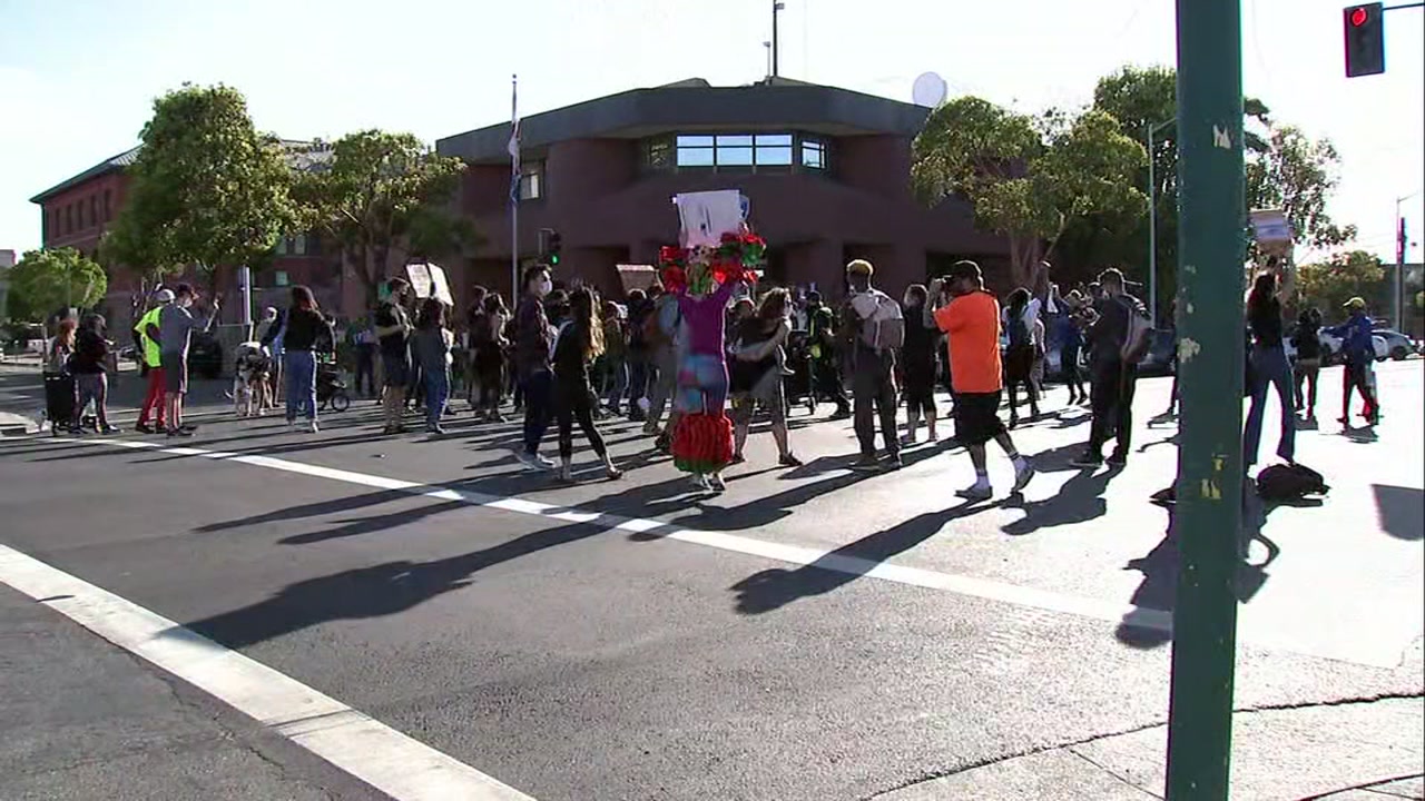 EB protesters unite by 'dancing in the street' after black man handcuffed by officers
