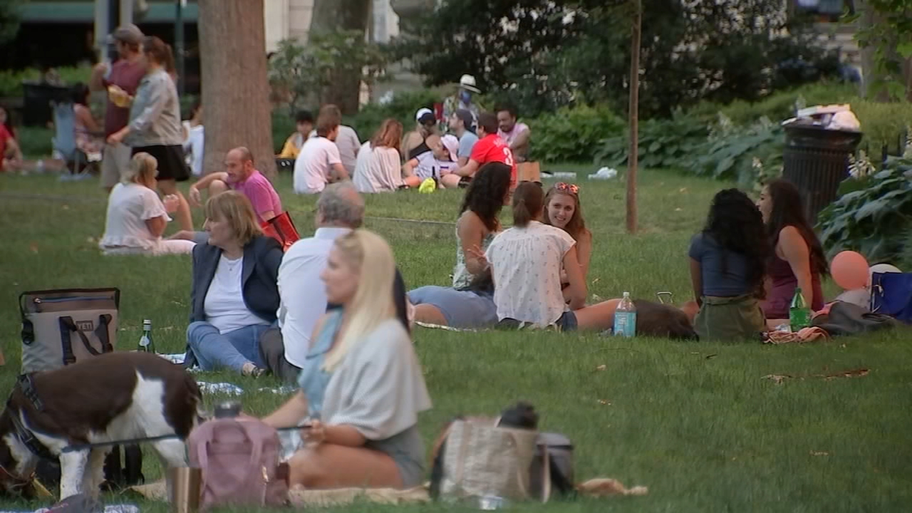 Philadelphians enjoyed nice weather, outdoor dining in Rittenhouse