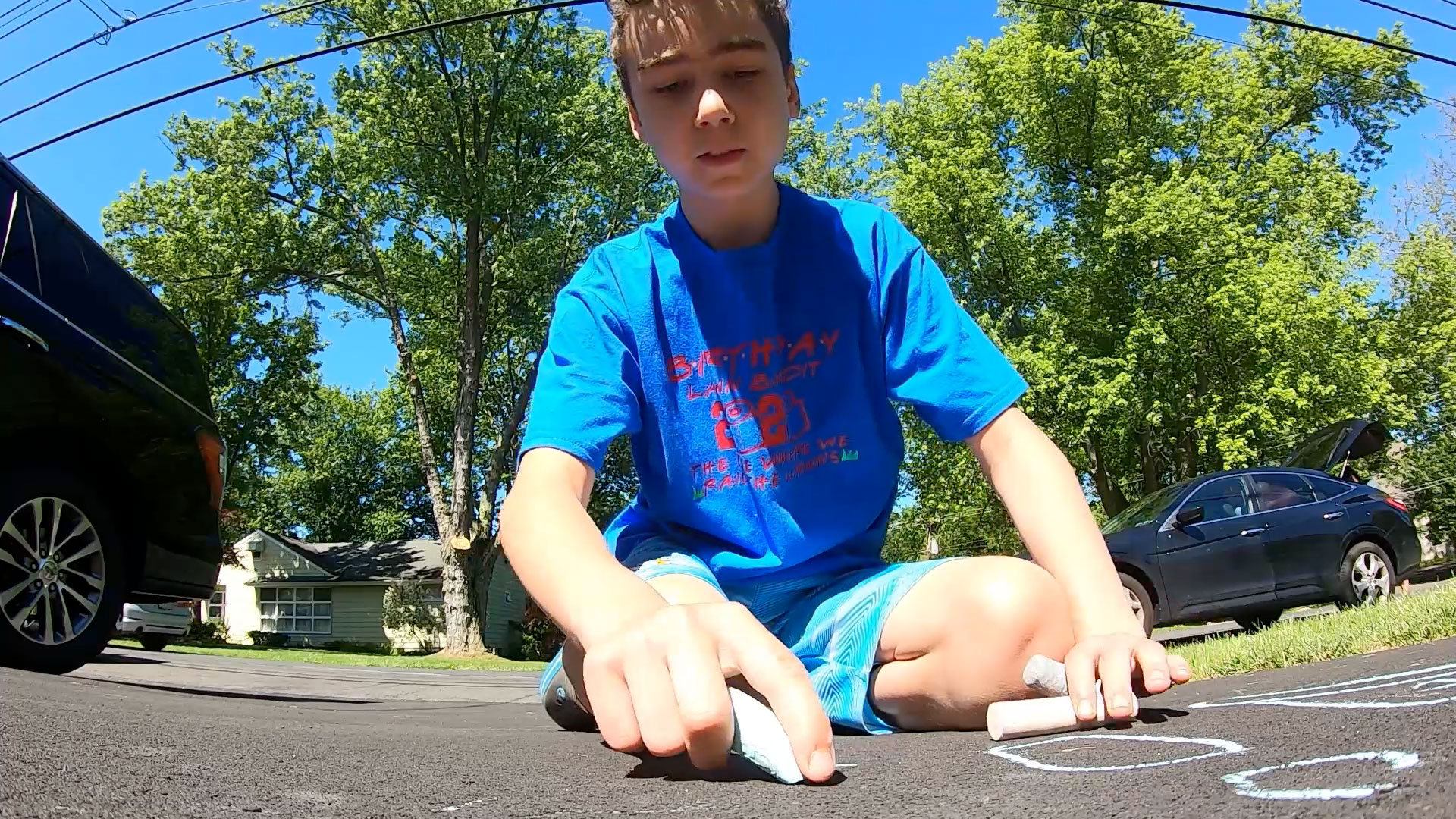 12-year-old "Birthday Lawn Bandit" surprises kids in quarantine