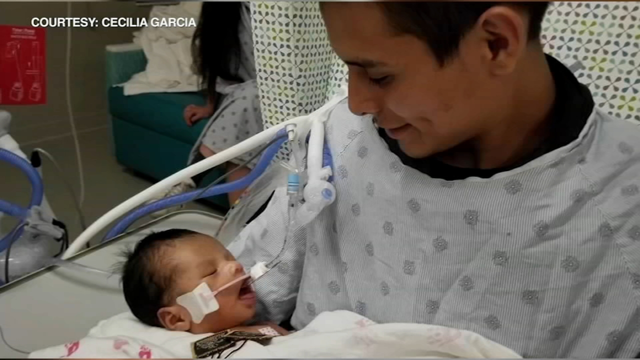 Marlen Ochoa-Lopez death: Family holds vigil for infant removed from slain Chicago woman's womb