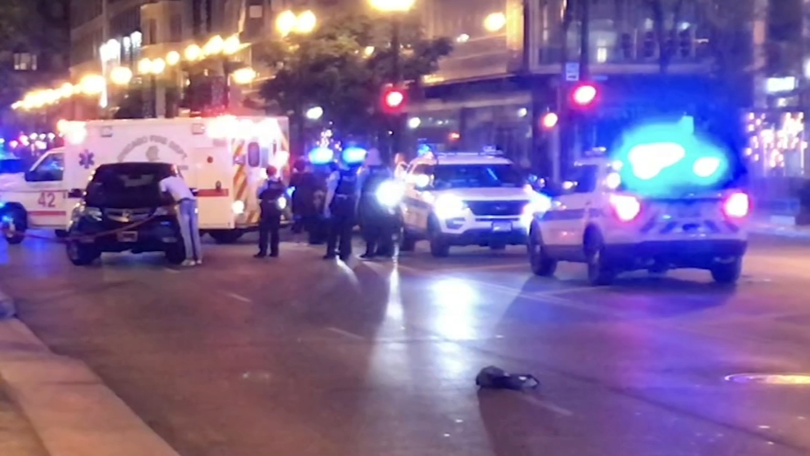 Chicago shooting Man shot on Lake Shore Drive flags down officer on