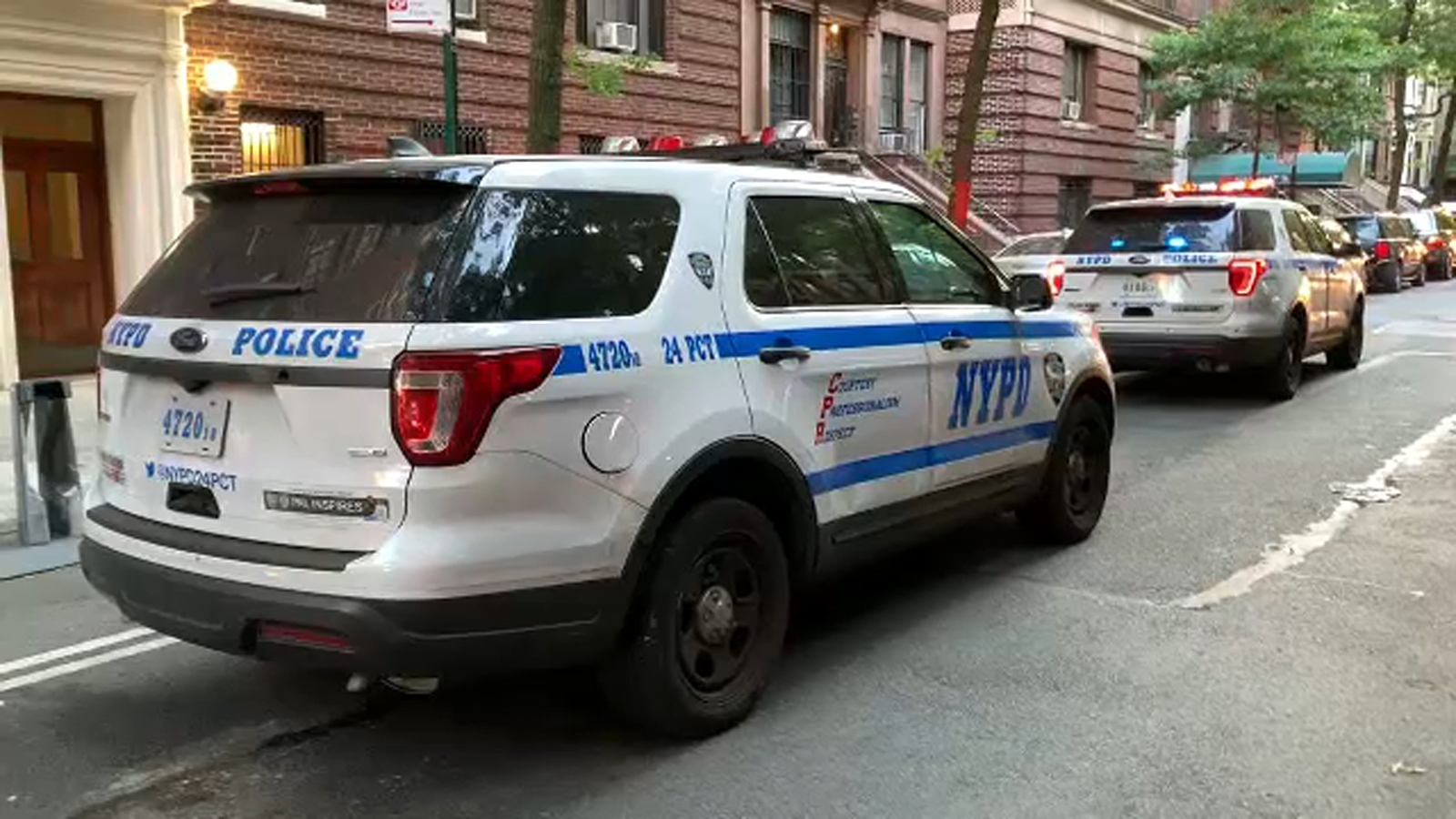 Son discovers dad, woman dead in Upper West Side apartment - ABC7 New York