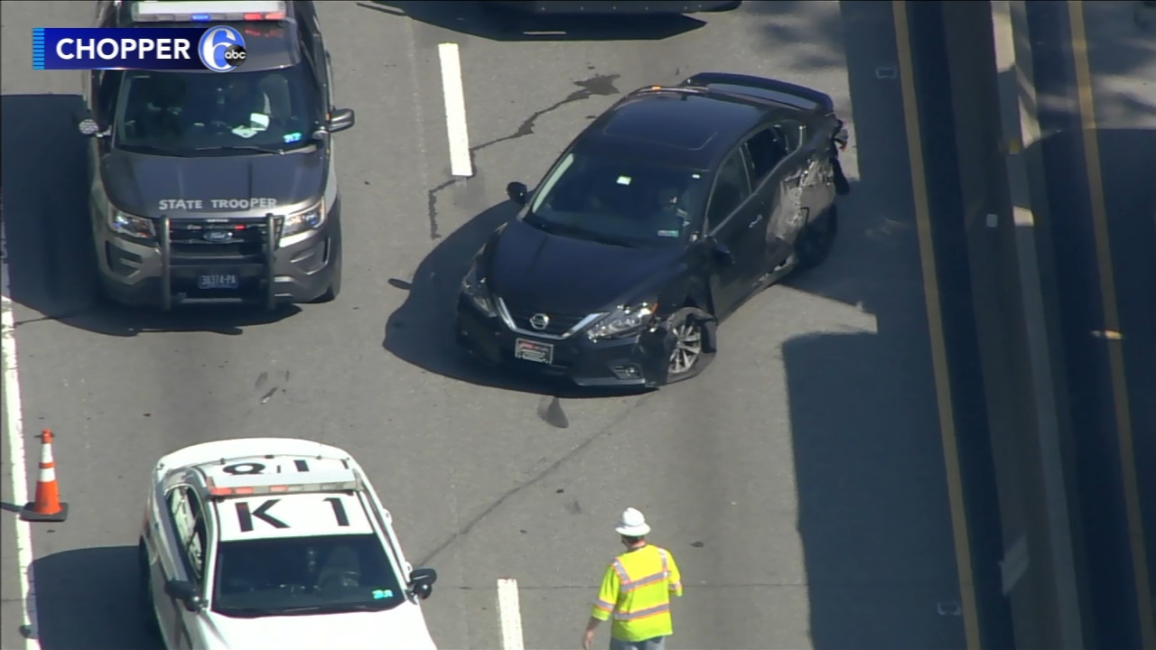 Multi-vehicle crash shuts down Schuylkill Expressway