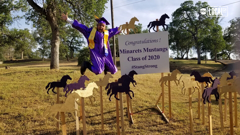 Senior surprises classmates with unique "Stampede" surprise