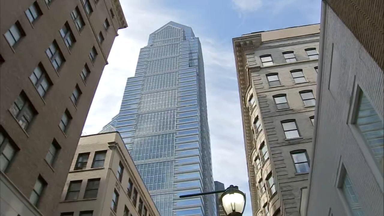 Center City food, retail outlets struggling to survive
