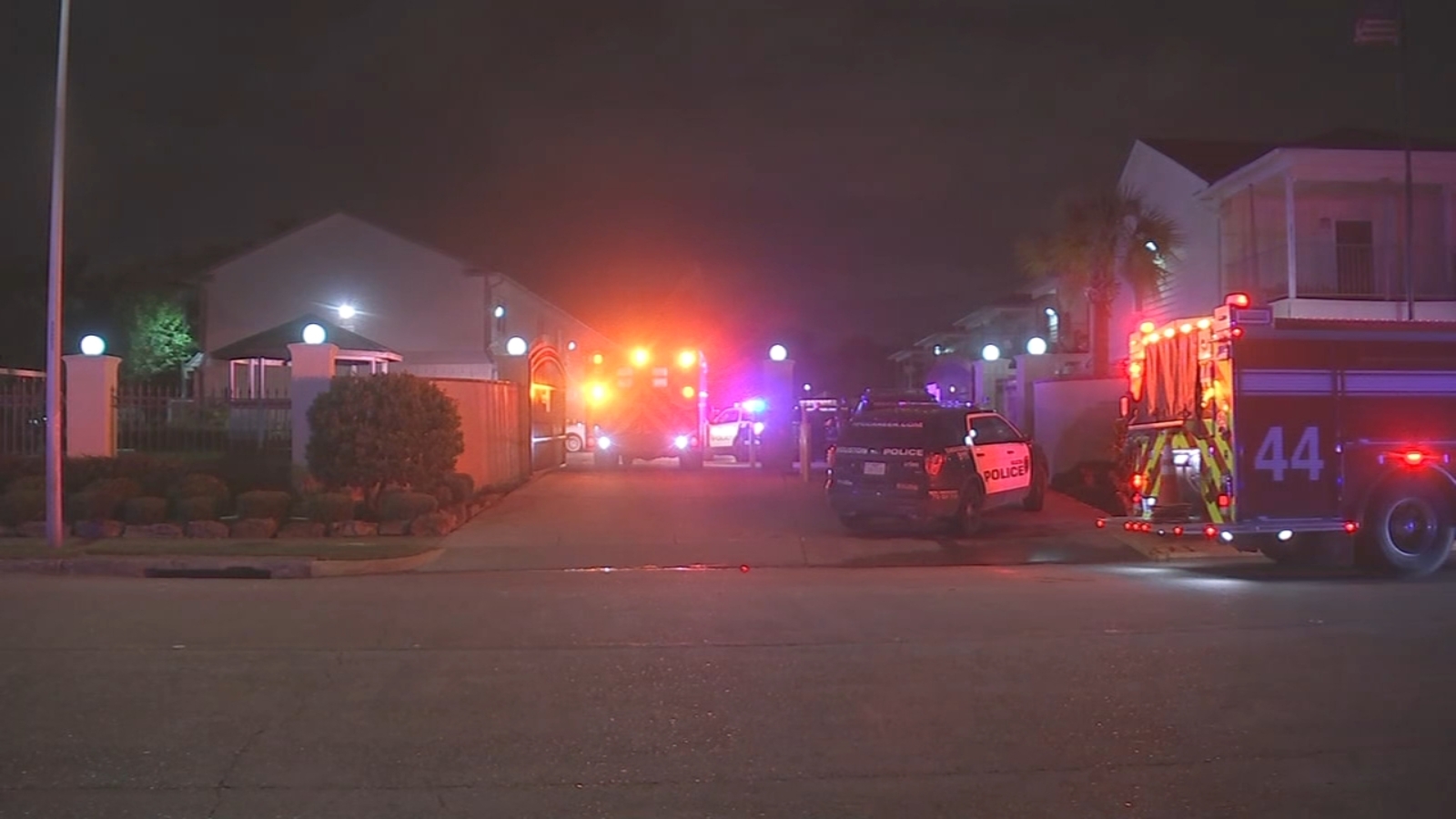 Man shot, killed while trying to break into ex-girlfriend's apartment ...